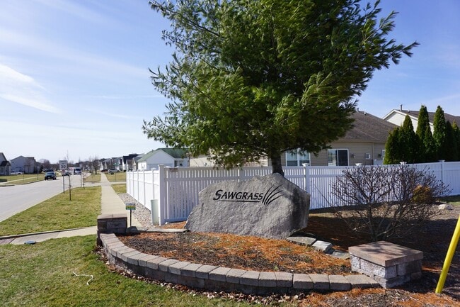 Building Photo - 800 Sedgegrass Dr