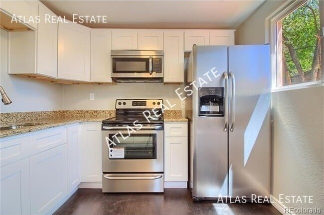 Building Photo - ***COMING SOON*** Cozy, Newly Renovated 3 ...