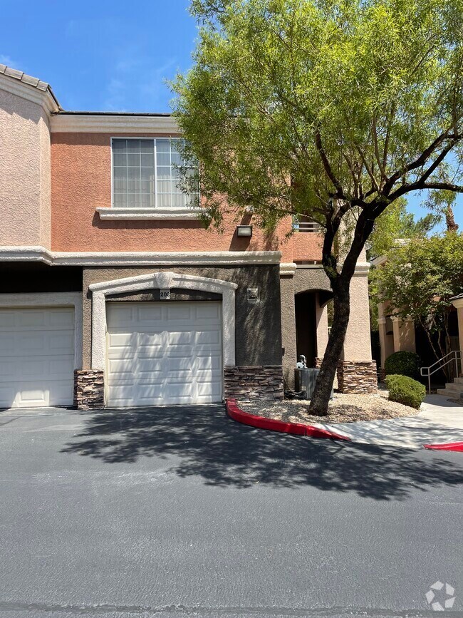 The Plateau Gated Apartments for Rent Las Vegas, NV 1 Rentals