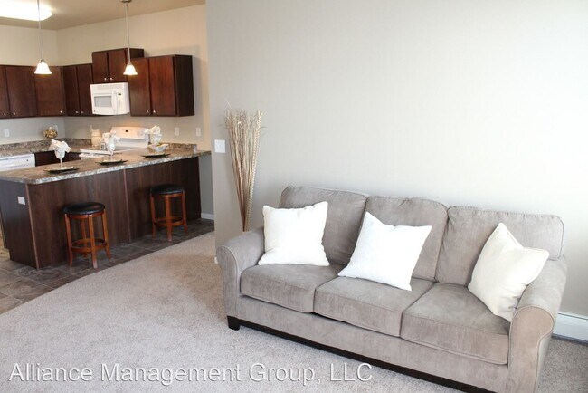 Building Photo - 2681 Whispering Creek Cir S