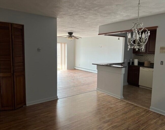 Foto del edificio - 300 Governors Dr