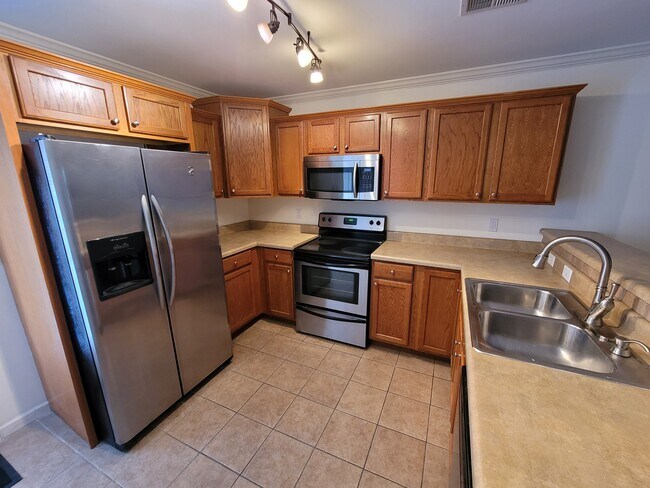 Foto del edificio - 2305 S Greenwood Dr