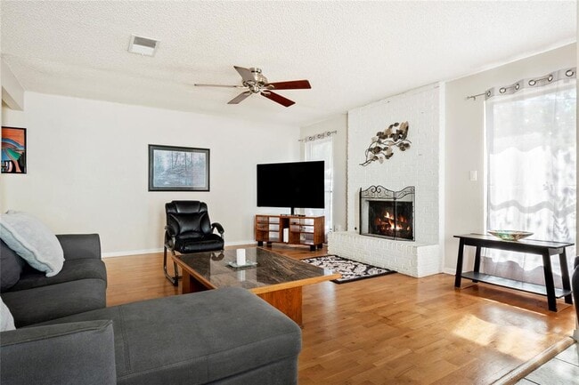 Building Photo - 3222 Tamarron Blvd