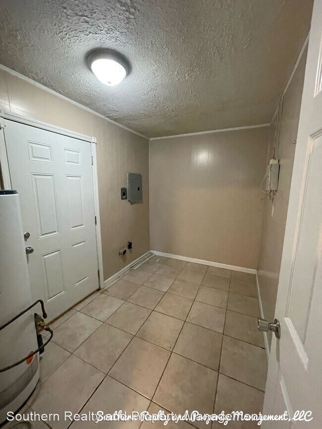 Building Photo - 3 br, 2 bath House - 120 Lawrence Street
