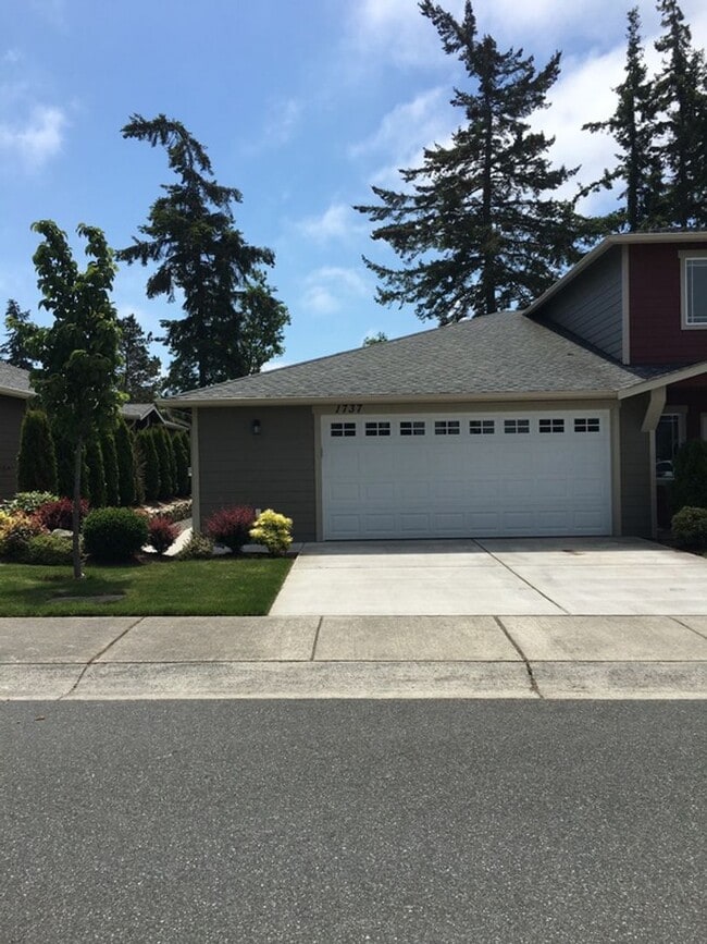 Building Photo - 1737 Stremler Dr