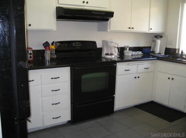 Foto del edificio - 7700 Parkway Dr