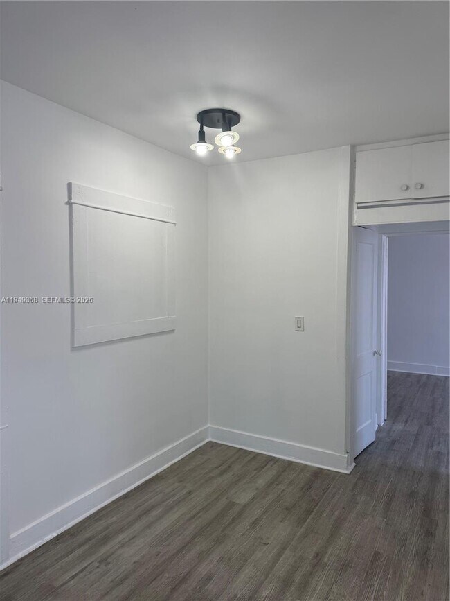 Foto del edificio - 1552 SW 2nd St