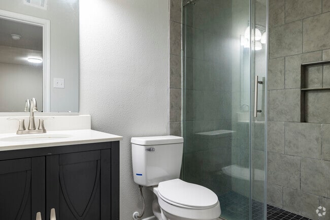 1 habitación, 1 baño, 521 pies cuadrados, baño (unidad 2) - ROOKWOOD GOLF APARTMENTS