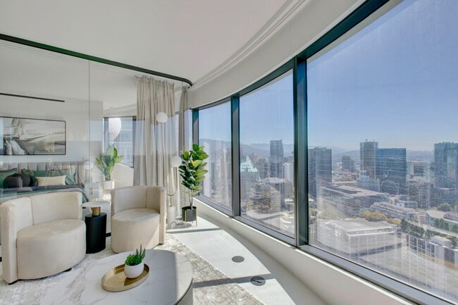 Building Photo - 1033 Nelson St.