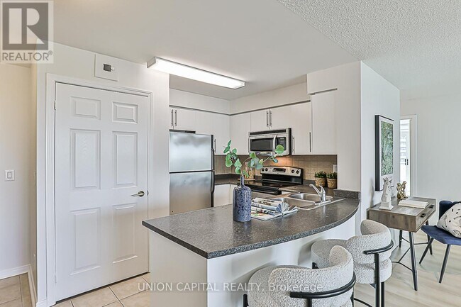 Photo du bâtiment - 5508-5508 Yonge St