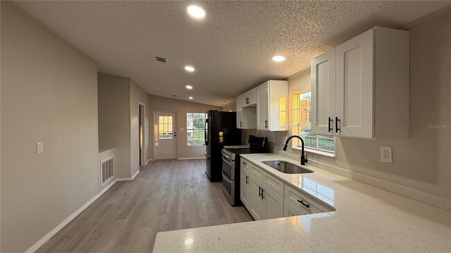 Foto del edificio - 4531 Deer Run Rd