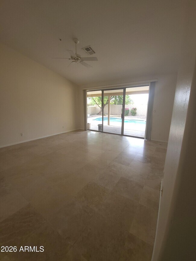 Foto del edificio - 9756 E Pine Valley Rd