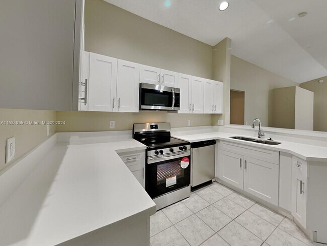 Building Photo - 1586 Mira Vista Cir