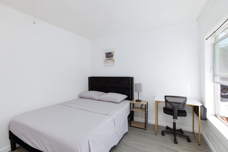 Foto principal - 732 N 1st St