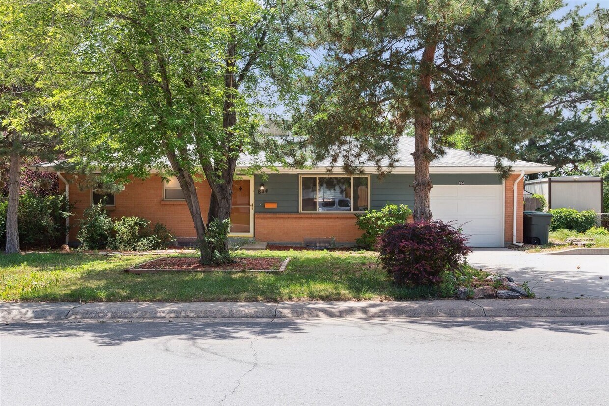 Beautiful 3-Bedroom, 1.5-Bathroom Home wit... - Beautiful 3-Bedroom, 1.5-Bathroom Home wit...