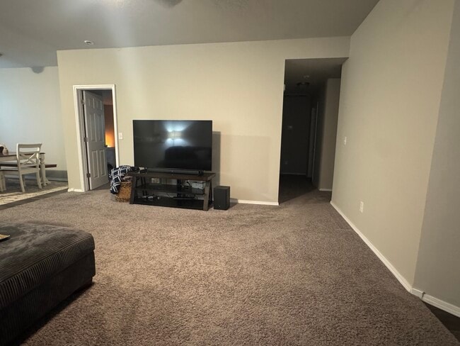 Foto del edificio - 1718 Carnley St