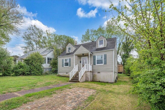 Foto del edificio - 2428 Berkley Ave SW