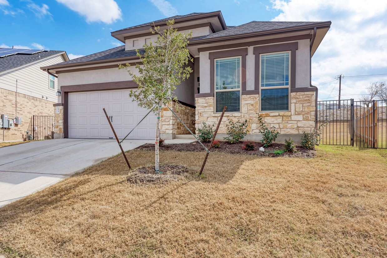 Foto principal - Beautiful 3-Bedroom Home in South Austin