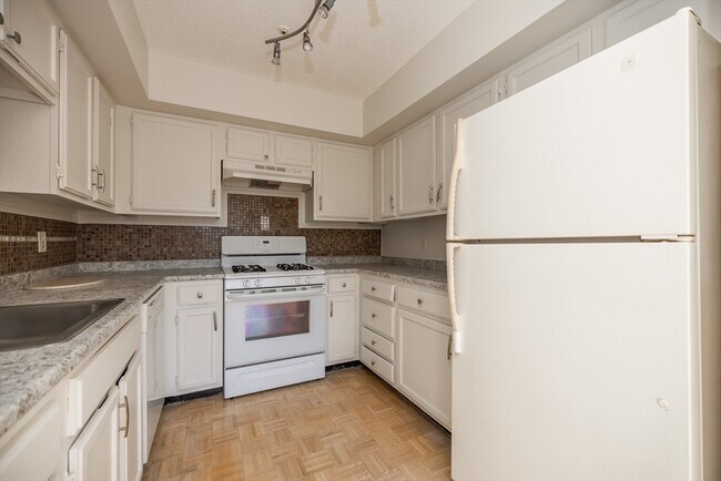 Foto del edificio - 29 Meadowood Dr