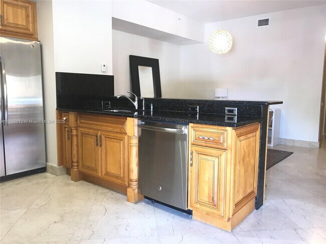 Foto del edificio - 7220 NW 114th Ave