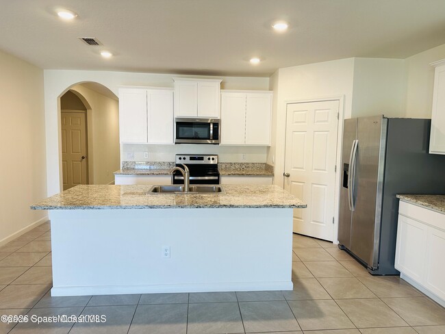 Building Photo - 519 Old Country SE Rd