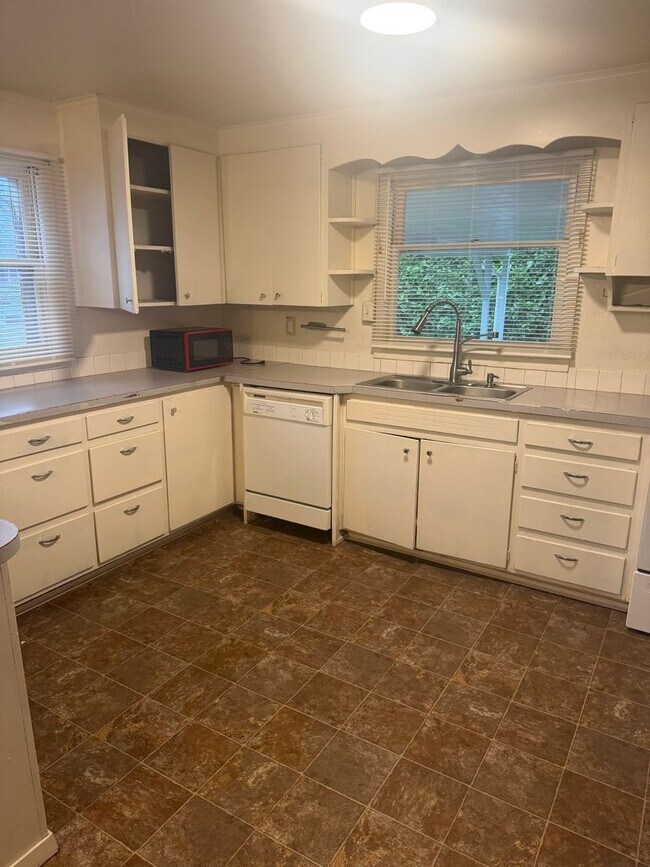 Foto del edificio - House for Rent!