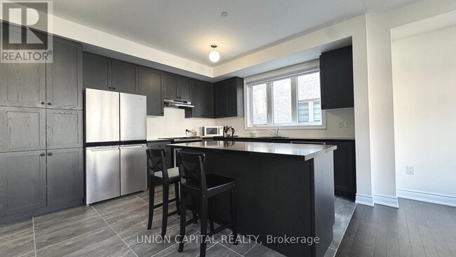 Photo du bâtiment - 63 Erintol Way