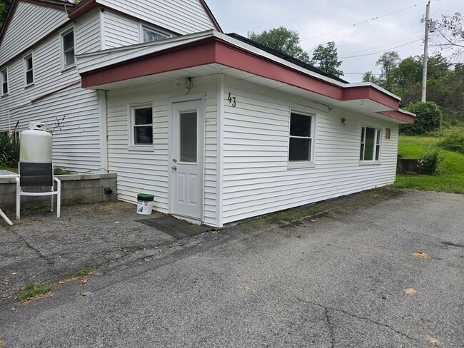 Building Photo - 43 Milton Tpke