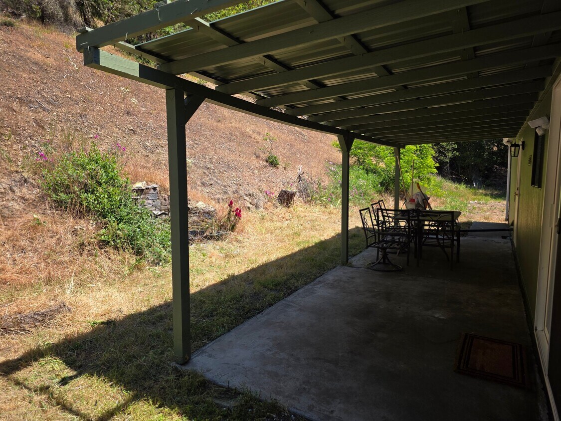 Foto del edificio - 331 Newt Gulch Rd