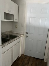 Building Photo - 713 W Adams St