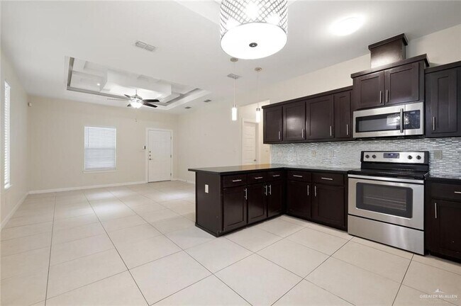 Building Photo - 16 Javalina Ave