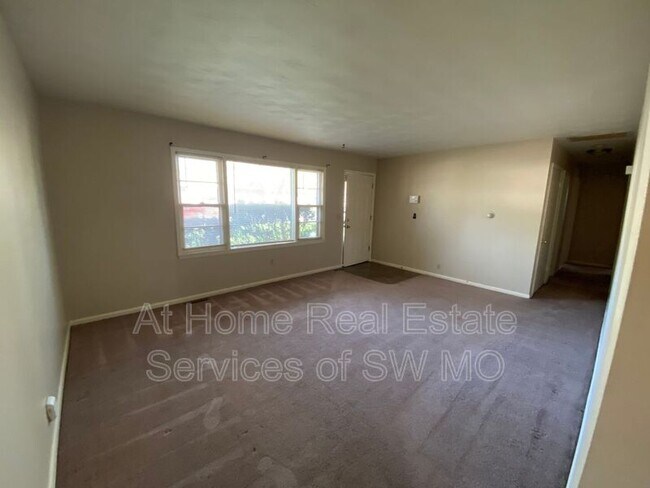 Foto del edificio - 1336 S Estate Ave