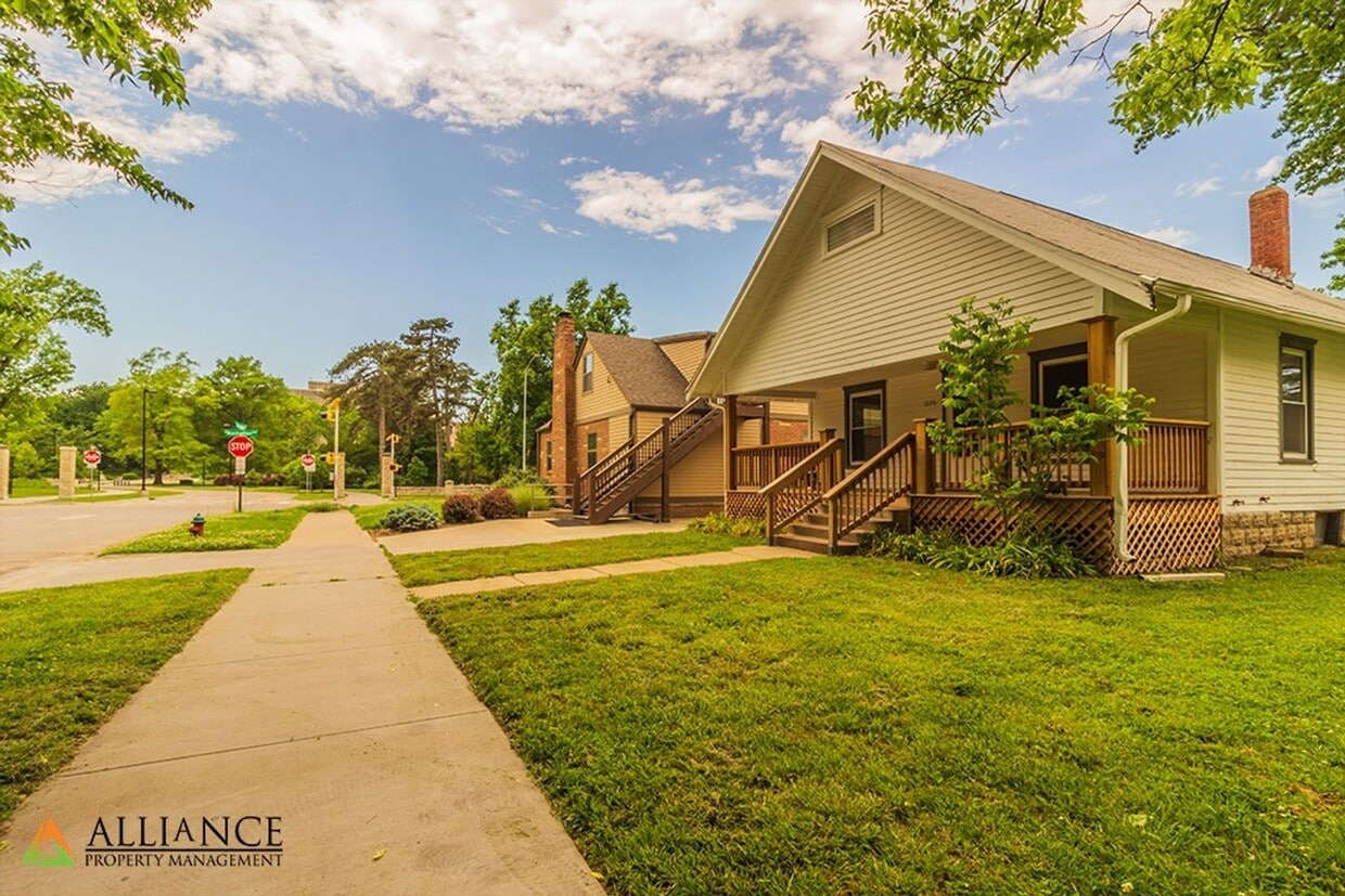 Primary Photo - Ideal Location! Next to KSU!