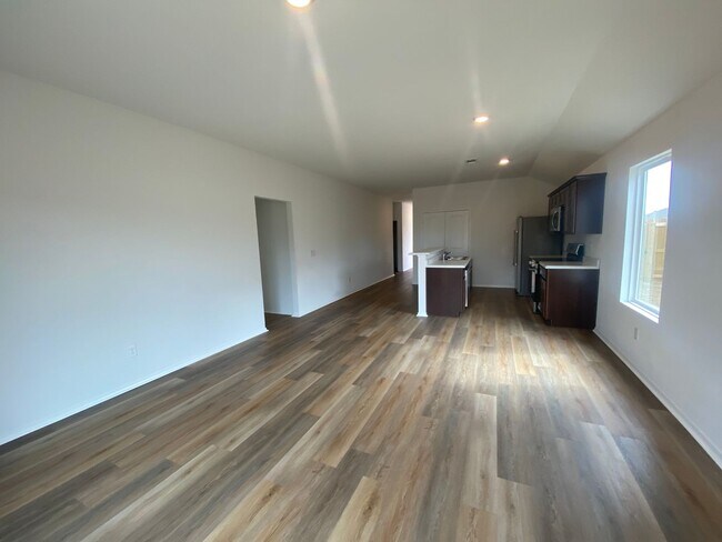 Foto del edificio - 4 Bedroom, 2 Bathroom home in Valley View School District!