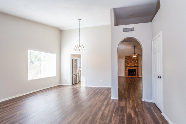 Foto del edificio - 19926 N 69th Ave