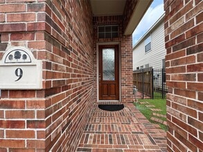 Building Photo - 6222 Skyline Dr