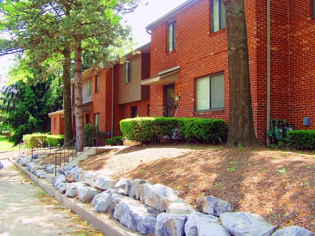 Foto del edificio - 795-10 Pine Valley Dr
