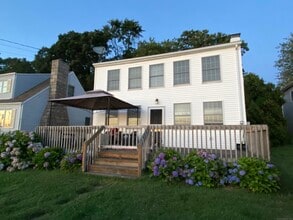 Building Photo - 142 Old Black Point Rd