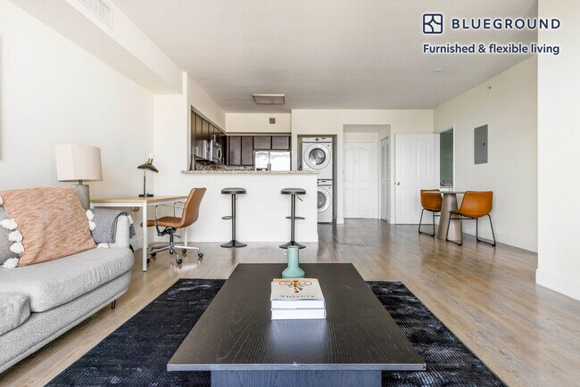 Foto del edificio - 987 SW 37th Ave