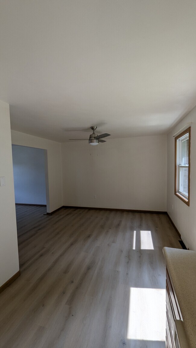 Foto del edificio - 124 Duquesne Blvd