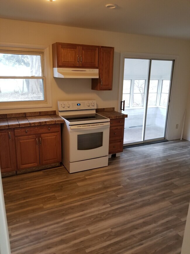 Building Photo - 9 Thoroughbred Ln