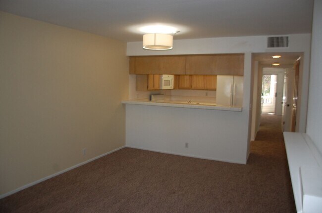 Foto del edificio - Two Bedroom Goleta Condo