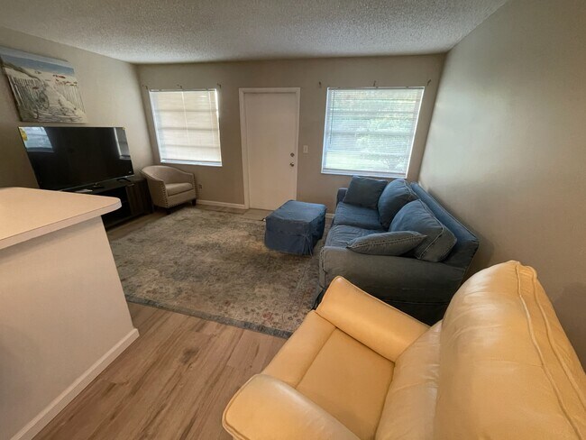 Building Photo - 52 Woodland Dr