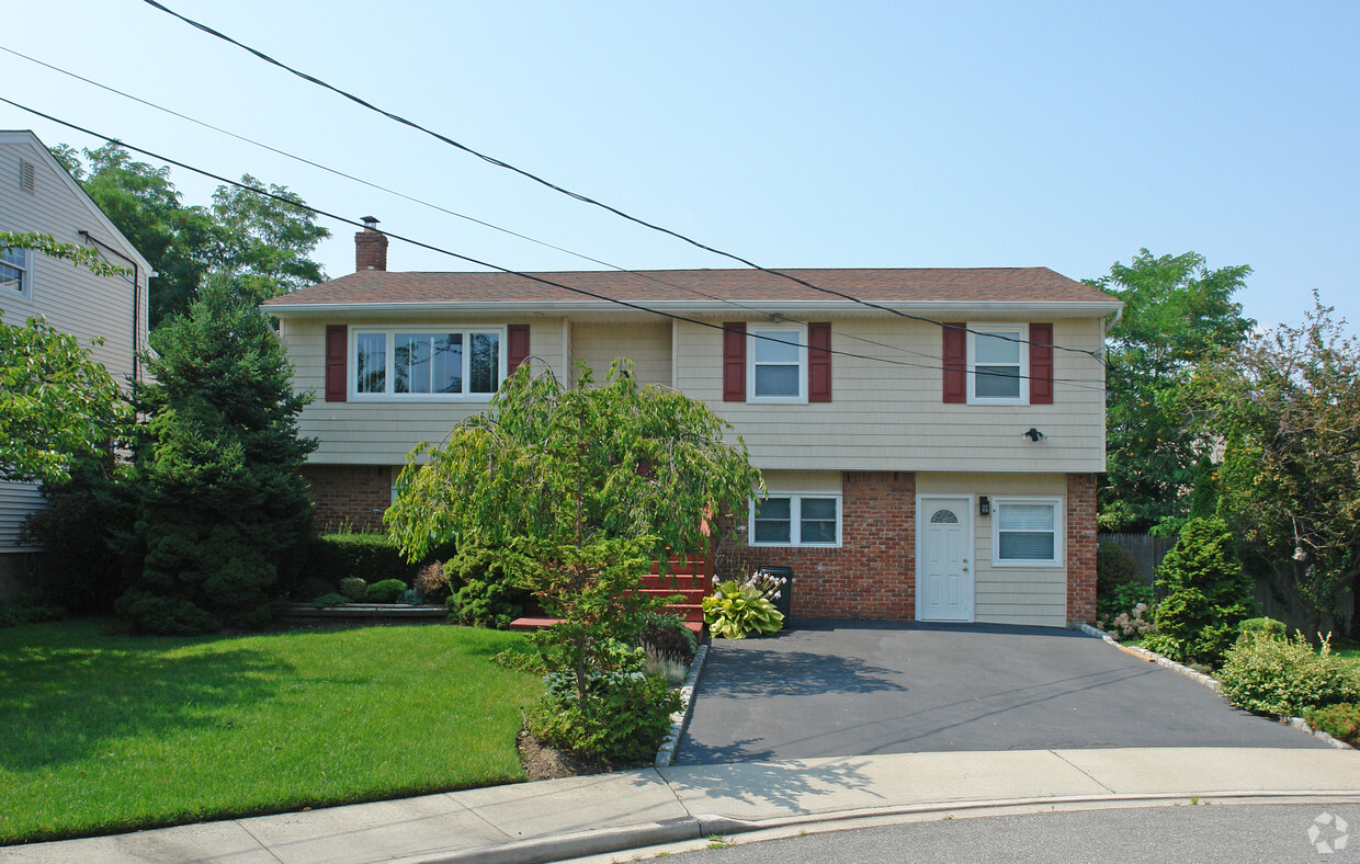Primary Photo - 2243 Farrell Ct