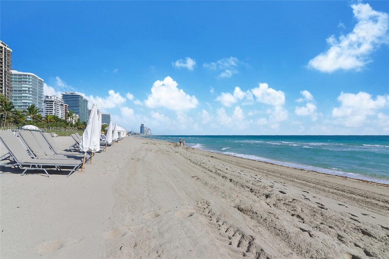 Foto principal - 9801 Collins Ave