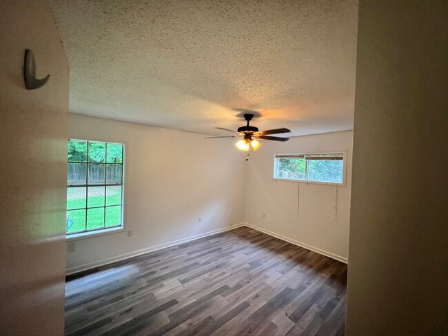 Building Photo - 5787 Cedar Bay Dr