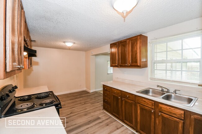 Building Photo - 8857 Camphor Dr
