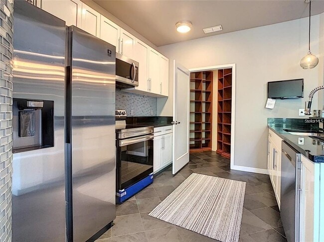 Building Photo - 1 S Eola Dr