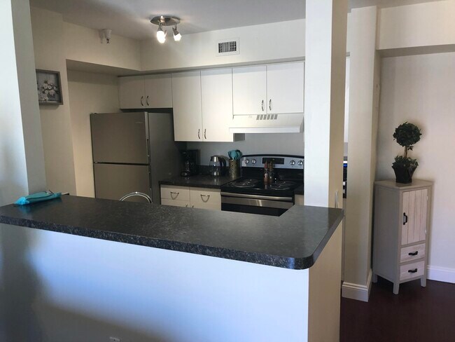 Building Photo - 117 Yacht Club Way