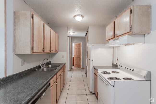 1BR, 1BA - 600 SF - Remington Apartments